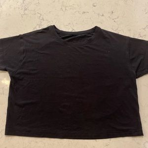 Lululemon black crop top T-shirt size 2
